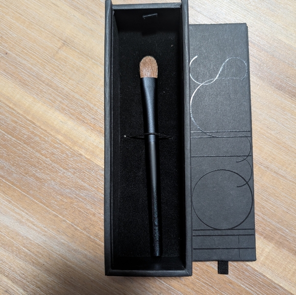 Surratt Perfectionniste Complexion Brush - Picture 4 of 5